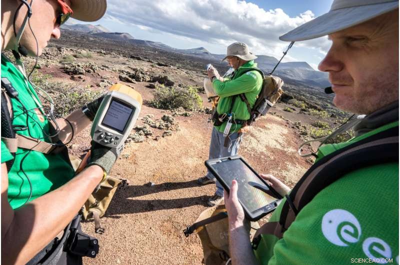 Astronauts to Deploy Advanced Handheld Geology Instrument on Lunar Mission