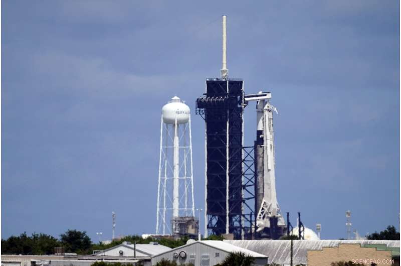 SpaceX Sets Stage for Night Launch of First Private Mission with Four Passengers