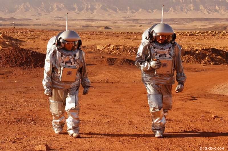 Simulating a Mars Base: Astronaut Training in Israel’s Negev Desert