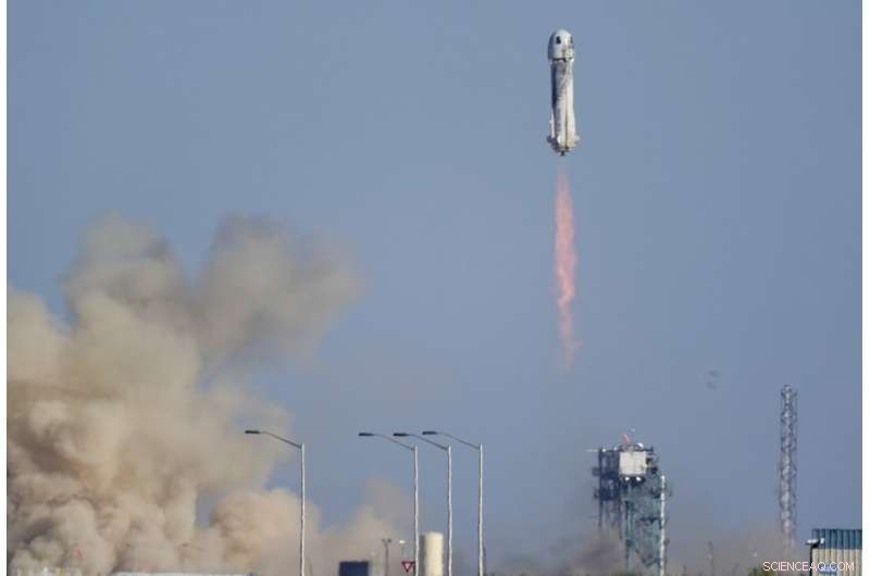 William Shatner Embarks on Blue Origin Spaceflight, Meets Jeff Bezos in Texas