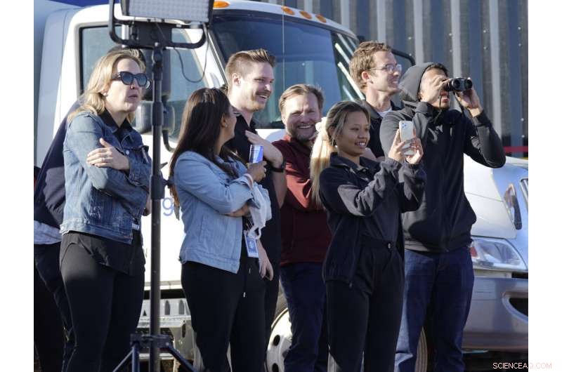 William Shatner Embarks on Blue Origin Spaceflight, Meets Jeff Bezos in Texas