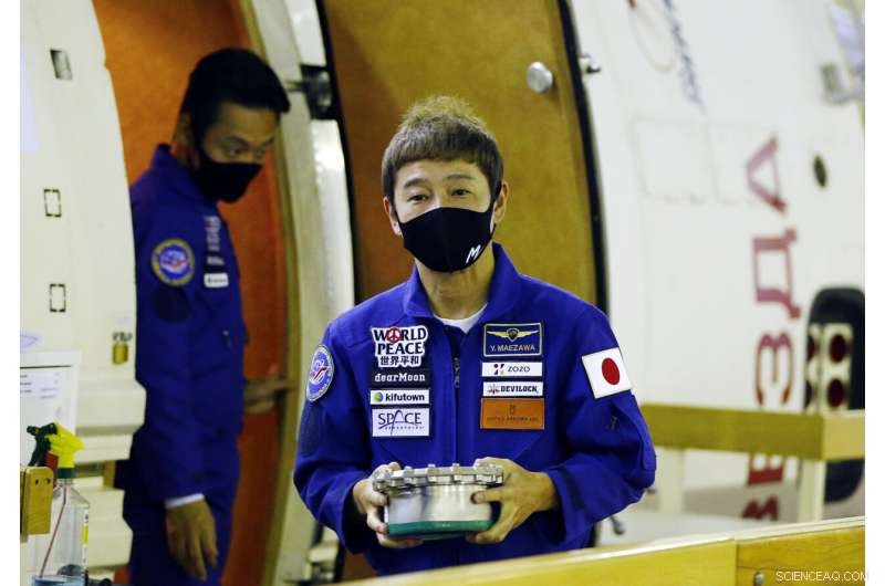 Japanese Billionaire Yusaku Maezawa Prepares for December Space Mission to the ISS