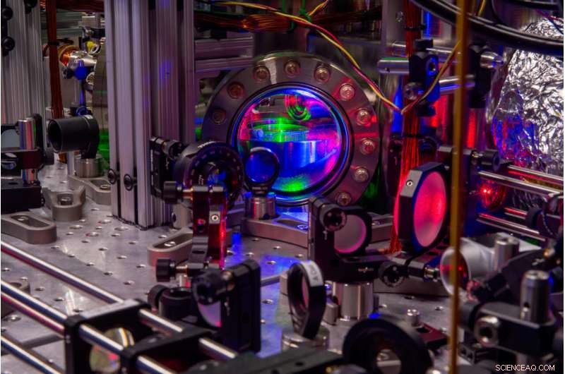 Physicists Reveal How Interparticle Interactions Drive Quantum Localization