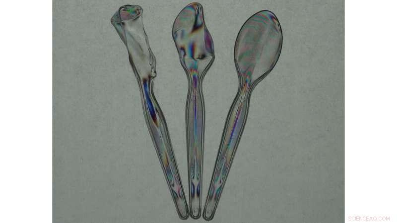 Visualizing Birefringence: How Light Polarization Turns Plastic Spoons into Artistic Displays