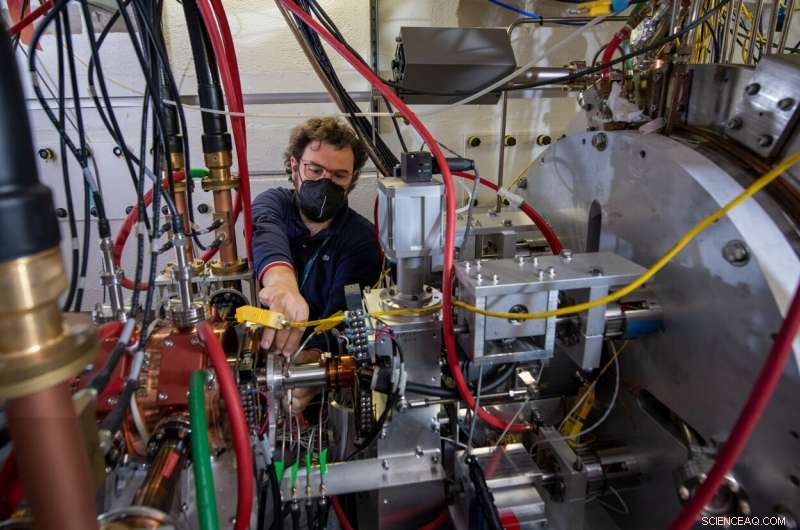 AI-Driven Machine Learning Enhances Particle Accelerator Performance