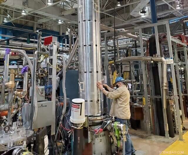 HL-LHC Magnet Endurance Test Confirms Niobium‑Tin Resilience