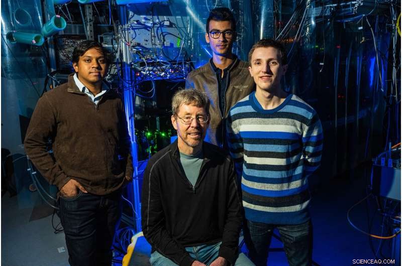 Rice University Quantum Simulator Reveals Electrons’ Spin-Charge Separation in 1D