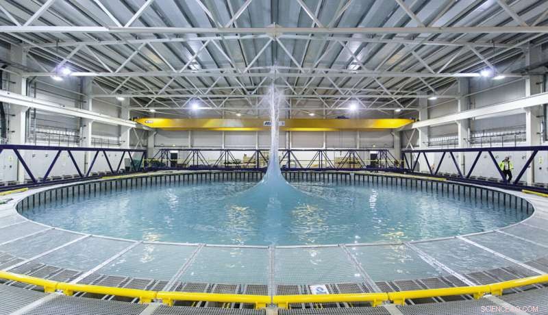 New Research Reveals Axisymmetric Spike Waves Surpass Traditional Height Limits for Ocean Waves