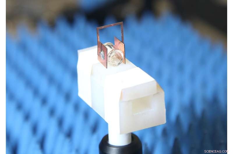 Custom Copper Headphones Amplify NIST Atomic Radio Receiver by 100×