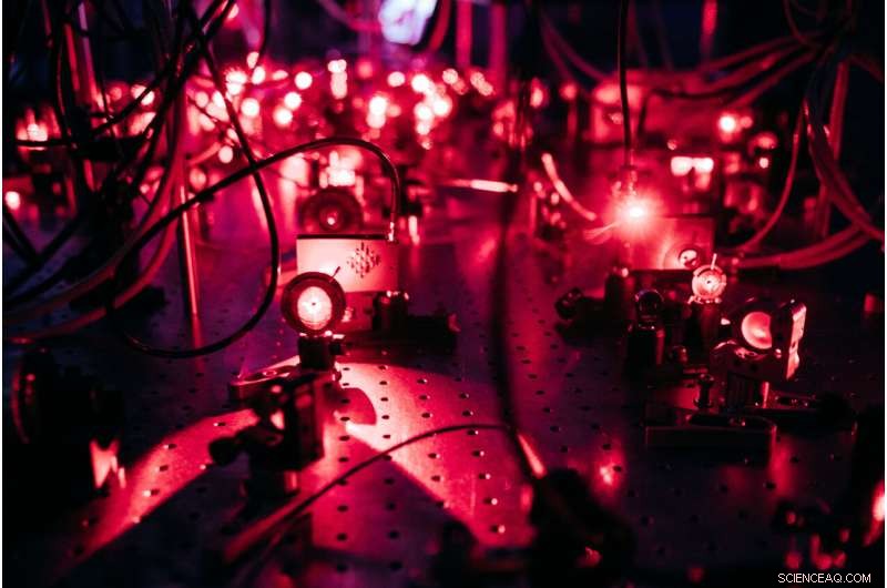 Dartmouth Lab Builds First Superfluid Circuit of Fermionic Atoms to Probe Electron Dynamics