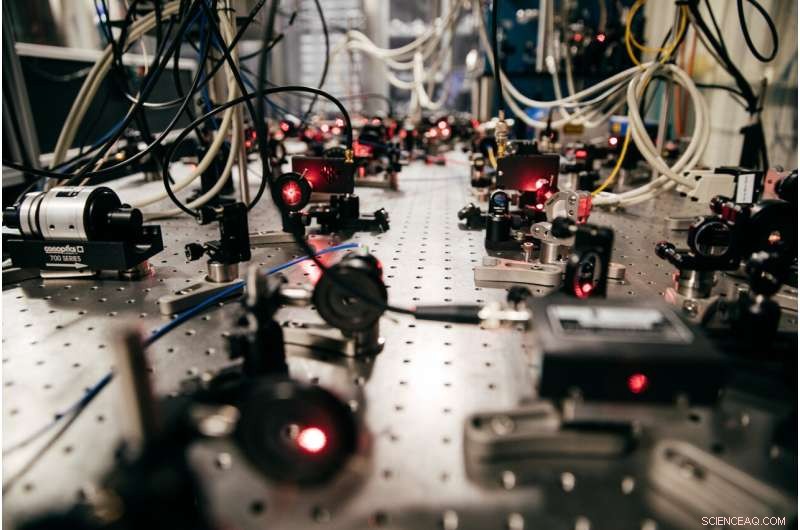 Dartmouth Lab Builds First Superfluid Circuit of Fermionic Atoms to Probe Electron Dynamics