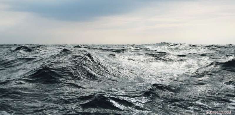 Rising Ocean Currents Shift Excess Heat into the Southern Hemisphere s Cooler Waters