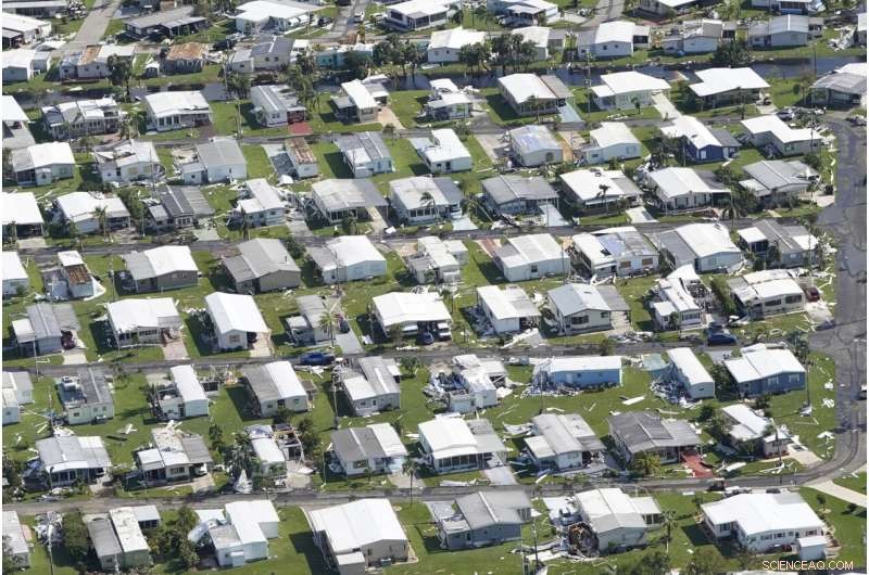 Florida Struggles With Flooding as Hurricane Ian Approaches South Carolina