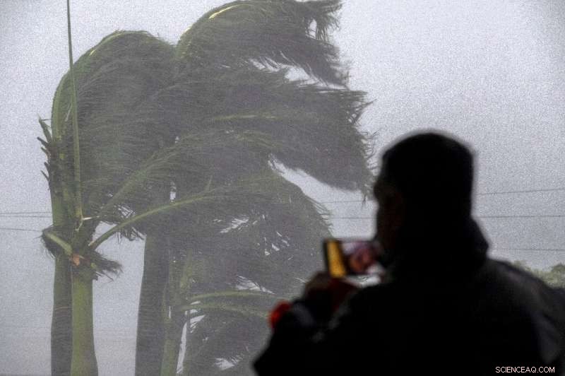 Florida Faces Massive Power Outages and Flooding as Hurricane Ian Hits