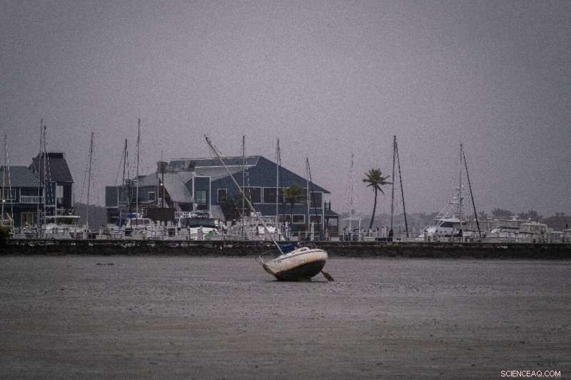 Hurricane Ian Strikes Florida: Catastrophic Flooding, Power Outages, and Search for Missing Migrants