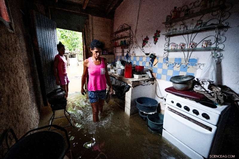 Hurricane Ian Strikes Florida: Catastrophic Flooding, Power Outages, and Search for Missing Migrants