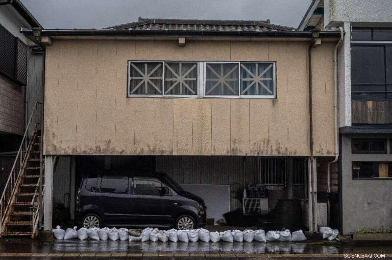 Japan Issues Evacuation Alerts as Typhoon Nanmadol Strikes Southwest