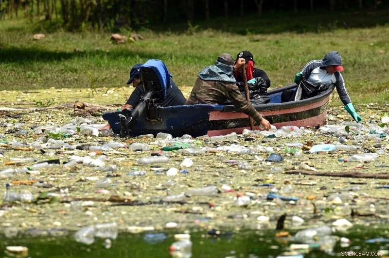 Massive Plastic Pollution Threatens Central American Waterways and Coastlines