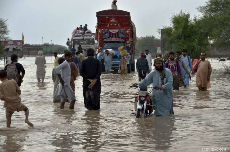 Climate Change and Societal Factors Amplify Pakistan Floods, New Study Reveals