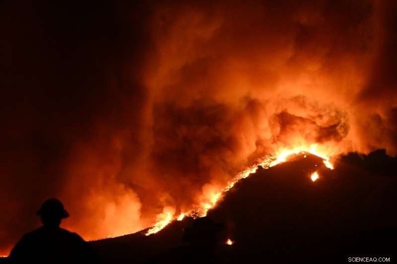 Oregon Wildfire Forces Evacuations, Threatens Homes in US West
