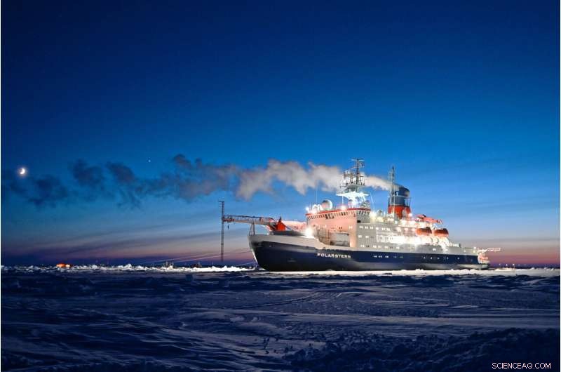 Australia’s 2019‑20 Black Summer Wildfires: How Massive Smoke Plumes Altered Southern Hemisphere Climate