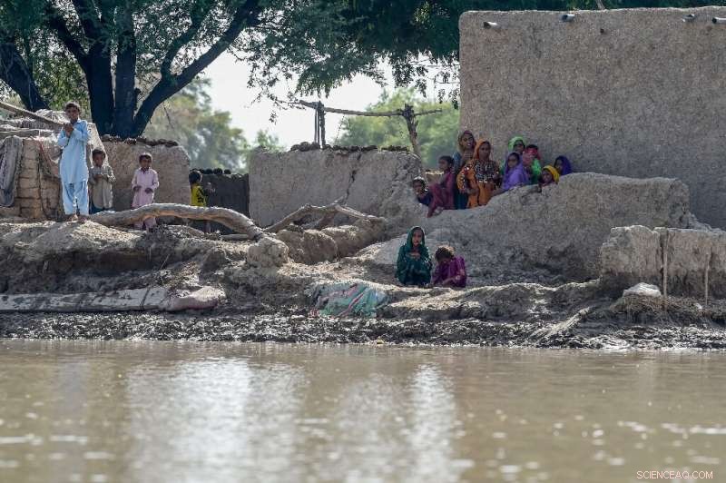 Engineers Open Lake to Relieve Flood Threats Amid Pakistan’s Worst Floods