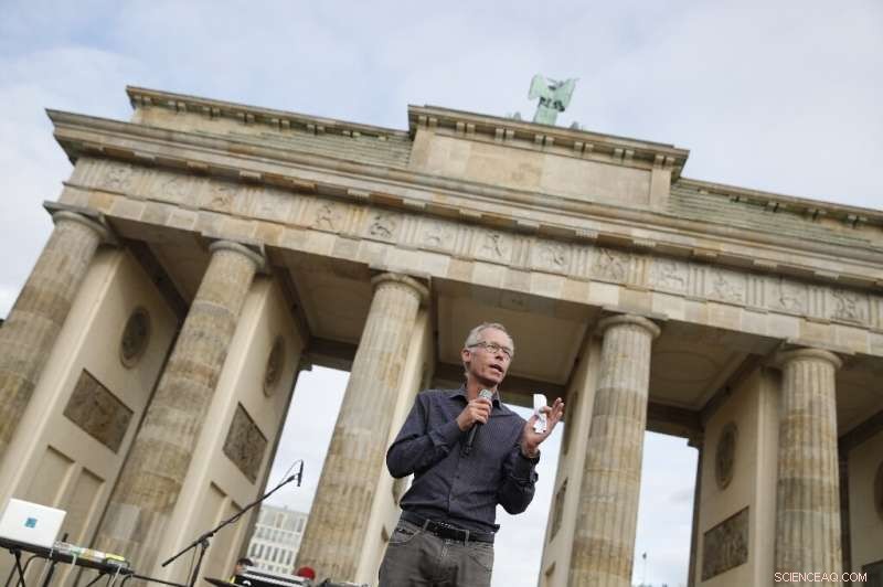 Climate Scientist Links Fossil Fuels to Europe’s Cost‑of‑Living Crisis