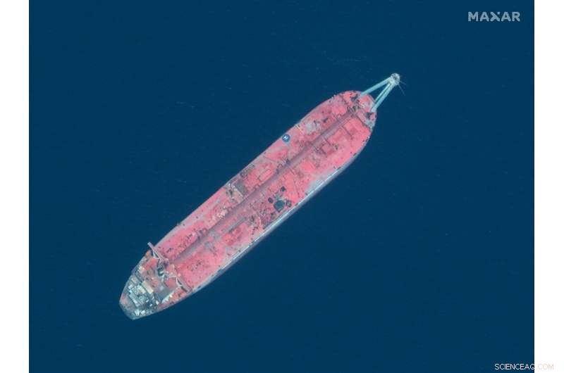 UN Warns of Catastrophic Risk from Decaying Oil Tanker in Red Sea