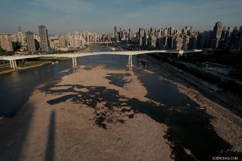 China’s Record Heatwave Forces Power Outages and Sleepless Nights in the Southwest