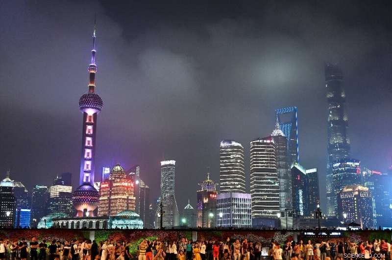 Shanghai s Bund Riverfront to Disable Lighting as Heatwave Drives Nationwide Power Curtailments