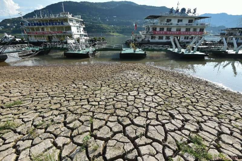Southwest Chinese City Reduces Street Lighting Amid Heatwave‑Induced Power Shortage