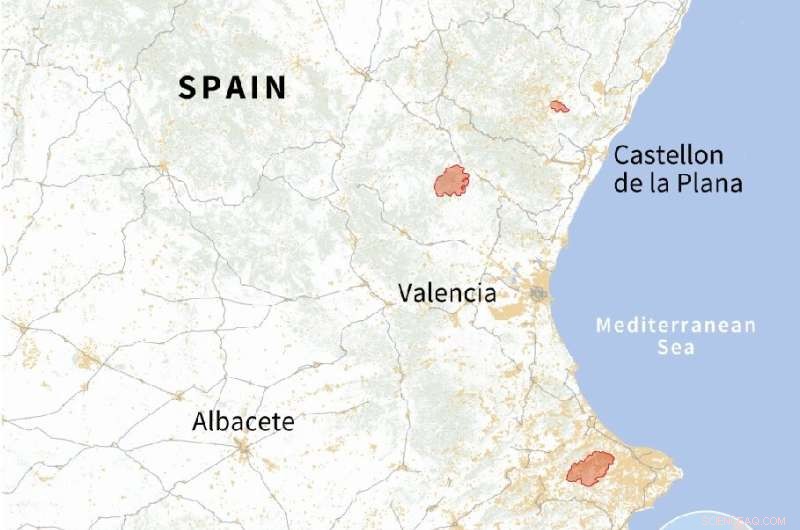 Spanish Wildfire Rises Again, Endangering Nearby Natural Park