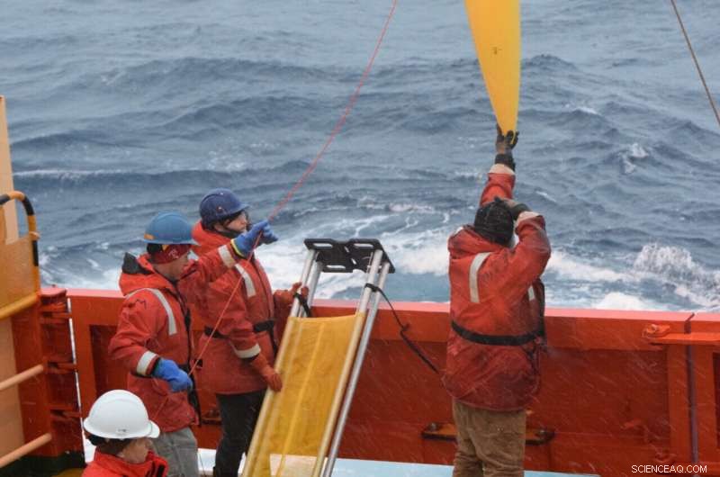 Caltech-JPL Model Reveals Antarctic Ice Shelves Melting Faster Than Expected