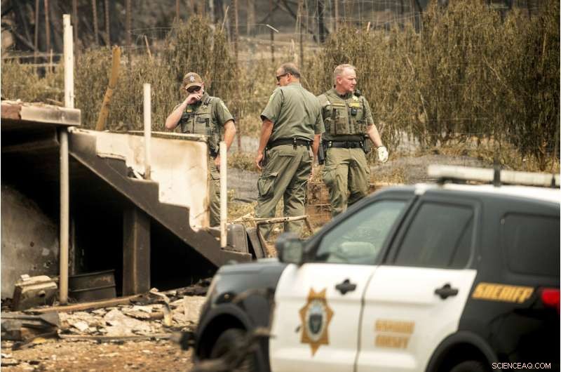 California Firefighters Advance; Washington Town Evacuates Amid Growing Wildfire