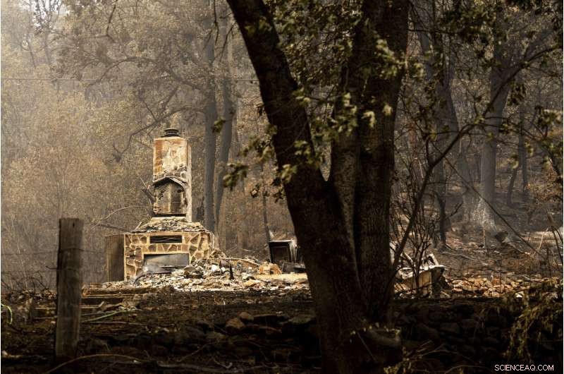Massive California Wildfire Devastates Klamath River Town, Leaving Wreckage and Loss