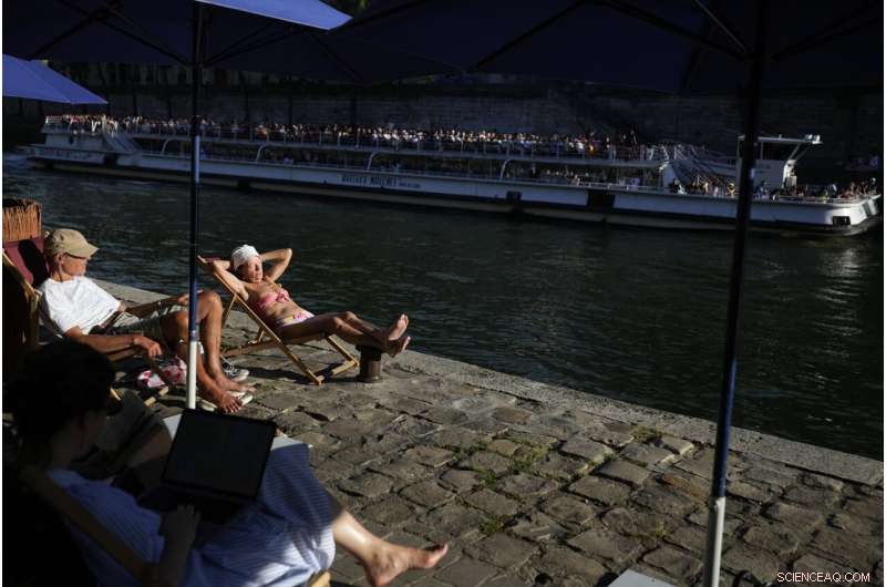 Paris Endures Second 2022 Heat Wave, Temperatures Hit 36°C