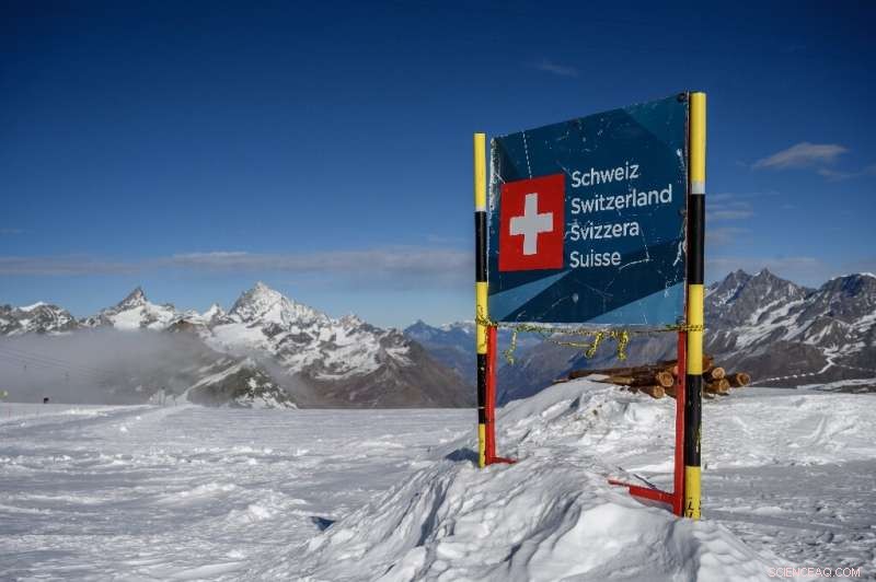 Glacier Melt Redraws Italy‑Switzerland Border, Sparking Lodge Dispute