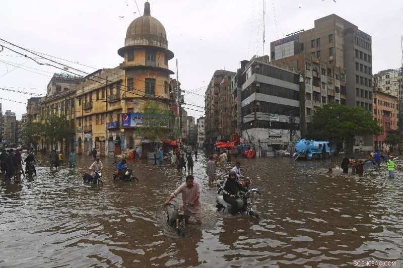 Karachi Battles Floods as Monsoon Rains Turn Streets into Rivers