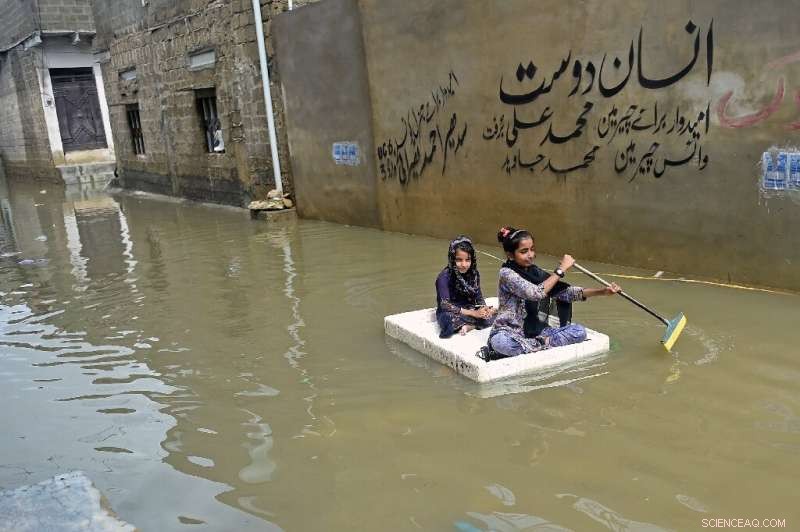 Karachi Battles Floods as Monsoon Rains Turn Streets into Rivers