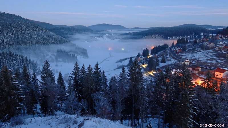 Wood-Fired Heating Significantly Raises Air Pollution in Mountainous Regions, New Study Finds