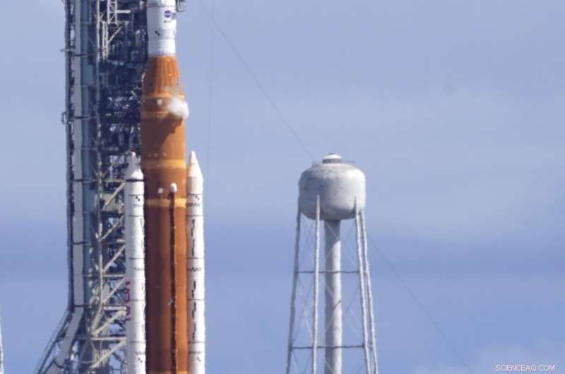 NASA Addresses Fuel Leak on Artemis Rocket During Test