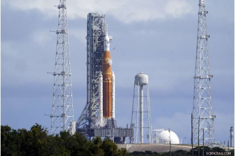 NASA Addresses Fuel Leak on Artemis Rocket During Test