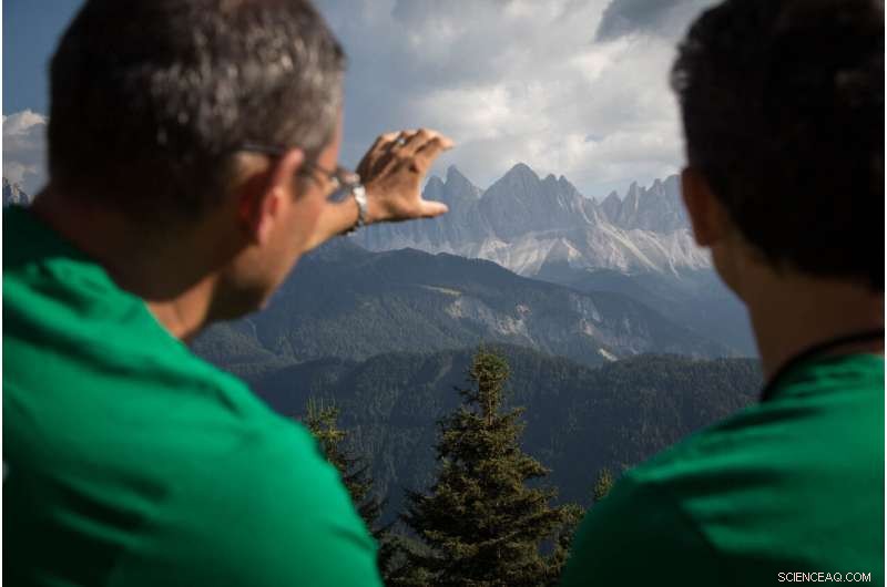 ESA Trains Astronauts as Planetary Scientists for Moon, Mars, and Asteroid Missions