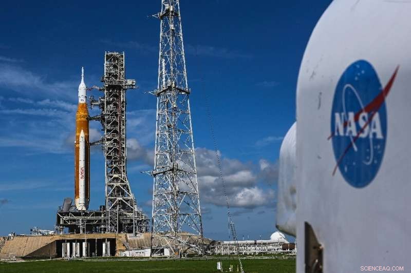 NASA Prepares for Saturday Moon Rocket Launch