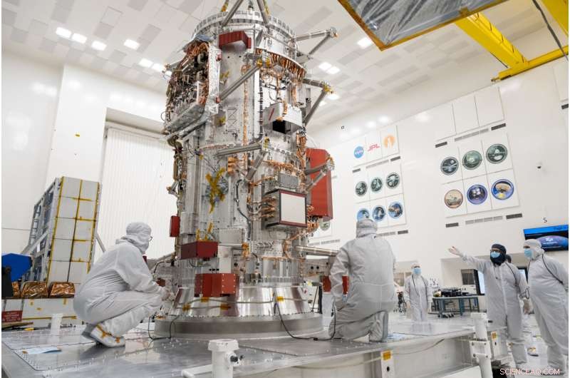 NASA’s Europa Clipper Accelerates Assembly at JPL’s Spacecraft Facility