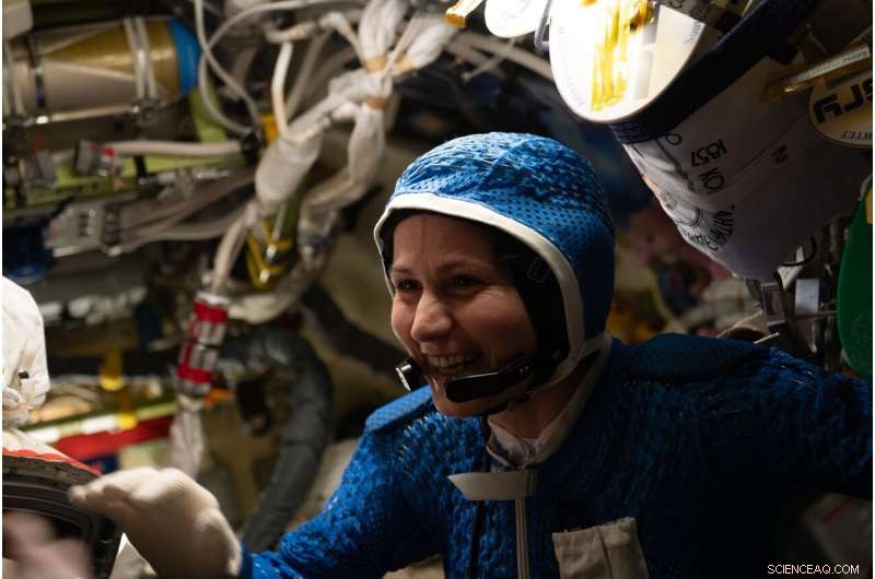 Samantha Cristoforetti Marks 100 Days on the Minerva Mission