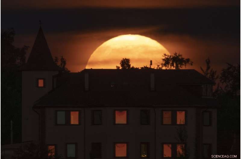 Witness the Global Supermoon: A Stunning Celestial Event