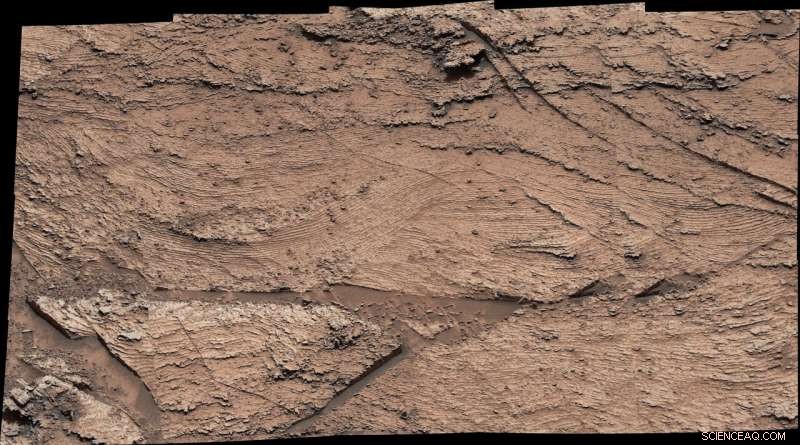 Curiosity Reveals Transforming Mars Surface with Stunning New Images