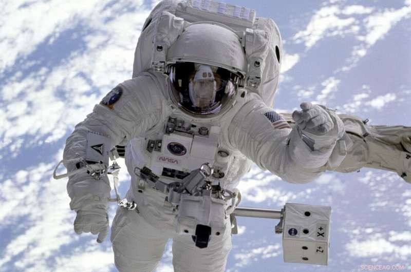 NASA Secures Two Contracts to Develop Next-Gen Spacesuits for ISS and Lunar Missions