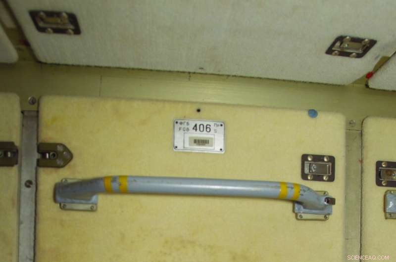 Innovative Self‑Cleaning Surfaces for Spacecraft to Neutralize Microbial Threats